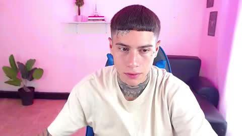 Snapshot of setthomas chatting on 10.23.25 Thomas online show from 10.23.25