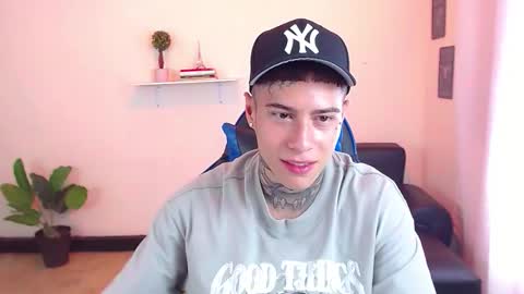 Snapshot of setthomas chatting on 10.30.25 Thomas online show from 10.30.25