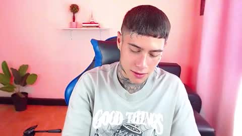 Snapshot of setthomas chatting on 11.07.25 Thomas online show from 11.07.25