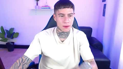 Snapshot of setthomas chatting on 11.10.25 Thomas online show from 11.10.25