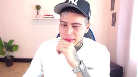 Snapshot of setthomas chatting on 11.25.25 Thomas online show from 11.25.25