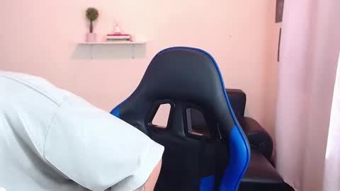 Snapshot of setthomas chatting on 12.01.25 Thomas online show from 12.01.25