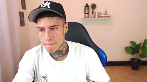 Snapshot of setthomas chatting on 12.15.25 Thomas online show from 12.15.25