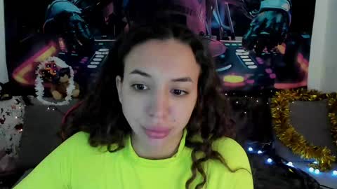 Snapshot of sex_pride chatting on 12.30.24 Leyila Johnnyn online show from 12.30.24