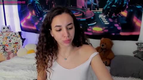 Snapshot of sex_pride chatting on 02.26.25 Leyila Johnnyn online show from 02.26.25