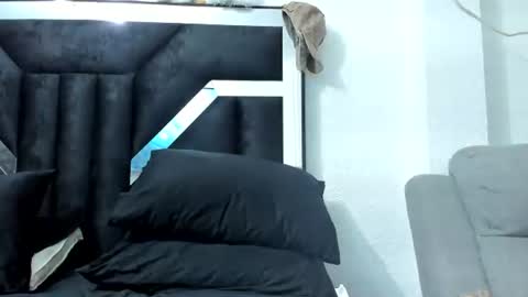 Snapshot of sexefantasia chatting on 07.22.26 HEY GUYS KEVIAM I MY NEW TWITTER IS anitalautter26 imstagran anitalautter26 officialOFanitalautter online show from 07.22.26