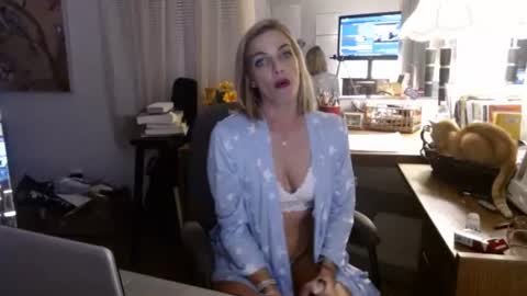 Snapshot of sexi_chrisly chatting on 11.22.25 Sexi Chrisly online show from 11.22.25