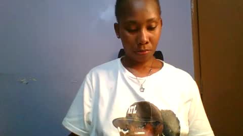 Snapshot of sexie_curvie chatting on 02.13.25 Maggie online show from 02.13.25