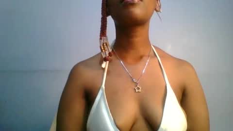 Snapshot of sexie_curvie chatting on 02.16.25 Maggie online show from 02.16.25