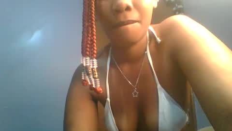 Snapshot of sexie_curvie chatting on 02.20.25 Maggie online show from 02.20.25