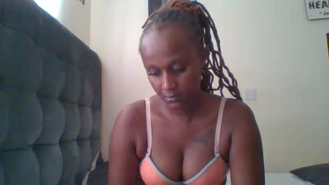 Snapshot of sexsy_sally chatting on 02.24.26 sexsysally online show from 02.24.26