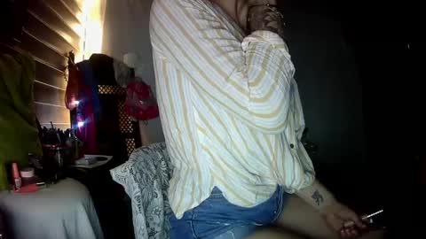 Snapshot of sexxileeah42o chatting on 09.17.25 Leeah CloudZzz online show from 09.17.25