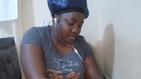 Snapshot of sexxy_bree chatting on 10.03.25 sexxy_bree online show from 10.03.25