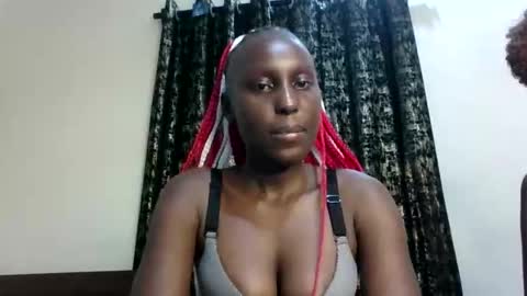 Snapshot of sexxy_melmine chatting on 05.16.26 Dolly online show from 05.16.26