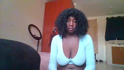 Snapshot of sexxy_thick_ebony chatting on 09.09.25 Sweet doll  online show from 09.09.25