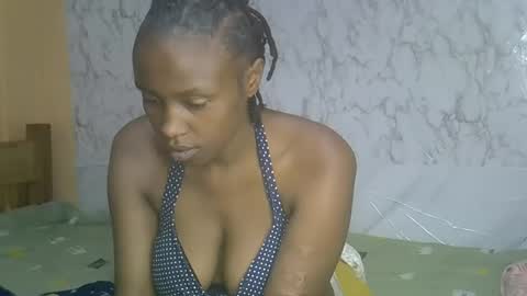 Snapshot of sexxyjey_ chatting on 09.18.25 sexxyjey_ online show from 09.18.25