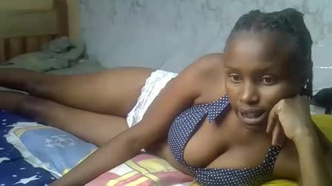 Snapshot of sexxyjey_ chatting on 10.05.25 sexxyjey_ online show from 10.05.25