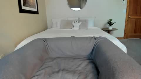 Sexxy Laura online show from 10.28.25