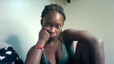 Snapshot of sexxyvajaina chatting on 01.10.25 sexxyvajaina online show from 01.10.25