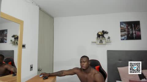 Snapshot of sexy_blackman chatting on 02.06.25 sexy blackman online show from 02.06.25