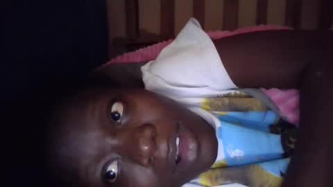 sexy_butty01 online show from 12.17.25