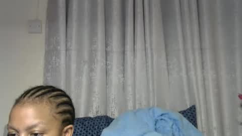 sexy_caramel8 online show from 09.10.25