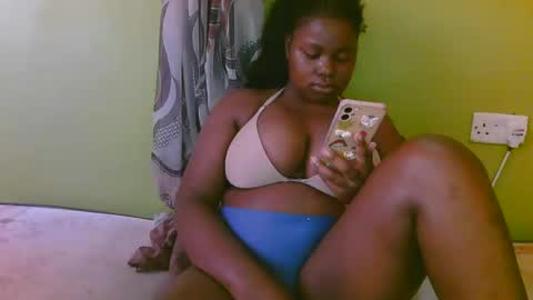 Snapshot of sexy_divana chatting on 02.08.25 sexy_divana online show from 02.08.25