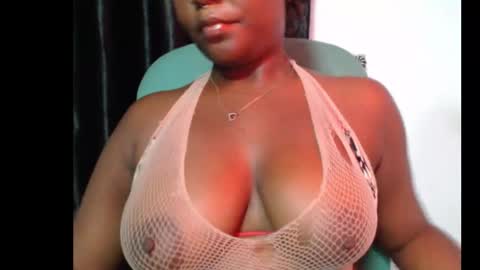Snapshot of sexy_ebony12 chatting on 12.16.25 Racheal online show from 12.16.25