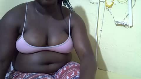 Snapshot of sexy_ebony20 chatting on 11.14.25 ebony online show from 11.14.25