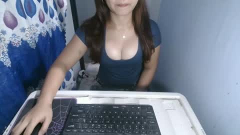 Snapshot of sexy_elodiee chatting on 10.20.25 sexy_elodiee online show from 10.20.25