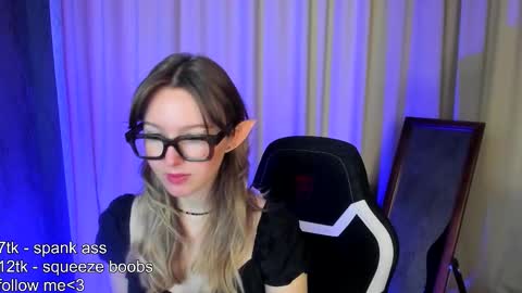 Snapshot of sexy_forest_fairy_ chatting on 11.30.25 Forest fairy online show from 11.30.25