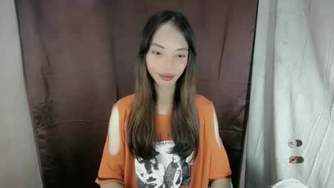 Snapshot of sexy_jeann chatting on 11.24.25 Shane online show from 11.24.25