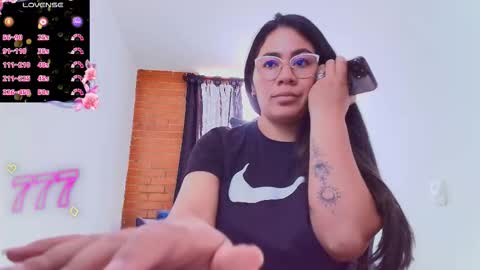 laura  online show from 02.03.26