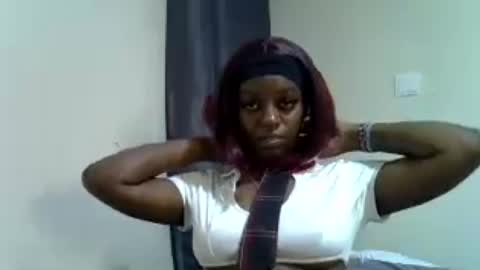 Snapshot of sexy_linda022 chatting on 06.21.26 Linda online show from 06.21.26