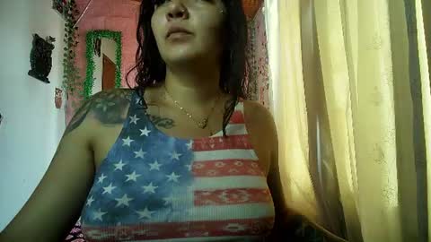 Snapshot of sexy_lolas chatting on 07.18.26 sexy lolas online show from 07.18.26