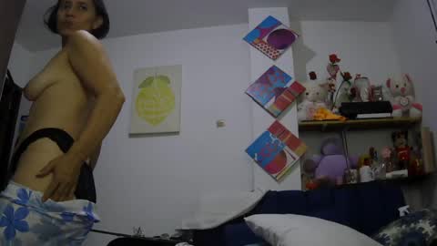 Snapshot of sexy_mary_69 chatting on 07.15.26 Mary online show from 07.15.26