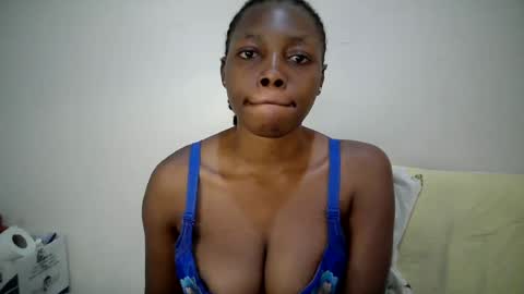 Snapshot of sexy_muna2 chatting on 06.18.26 sexy_muna2 online show from 06.18.26