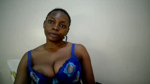 Snapshot of sexy_muna2 chatting on 06.22.26 sexy_muna2 online show from 06.22.26