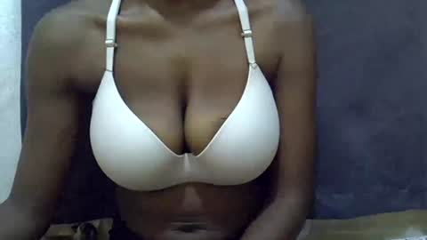 Snapshot of sexy_peach4 chatting on 06.18.26 sexy_peach4 online show from 06.18.26