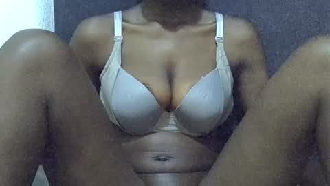 Snapshot of sexy_peach4 chatting on 06.19.26 sexy_peach4 online show from 06.19.26