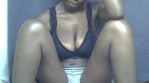 Snapshot of sexy_peach4 chatting on 07.07.26 sexy_peach4 online show from 07.07.26