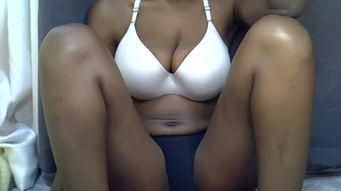 Snapshot of sexy_peach4 chatting on 07.08.26 sexy_peach4 online show from 07.08.26