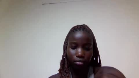 sexy_petittie online show from 09.10.25