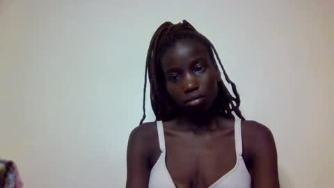 sexy_petittie online show from 10.03.25