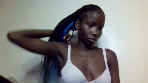 sexy_petittie online show from 10.15.25