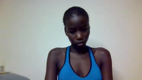 sexy_petittie online show from 11.03.25