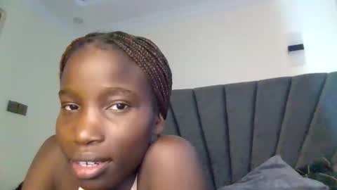 sexy_petittie online show from 12.03.25