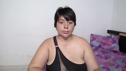 Snapshot of sexy_ticki chatting on 12.15.25 janel online show from 12.15.25