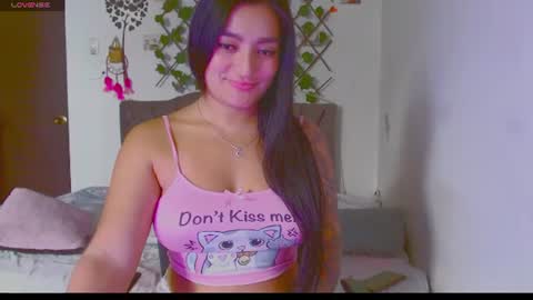 Snapshot of sexy_violett18 chatting on 07.17.26 sexy_violett18 online show from 07.17.26