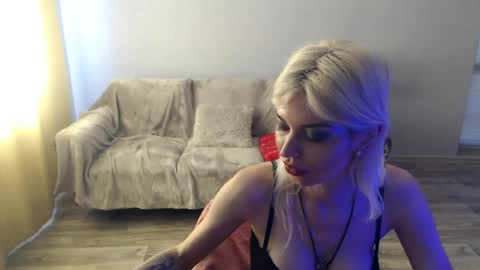 Snapshot of sexybeatriice chatting on 06.14.26 sexybeatriice online show from 06.14.26
